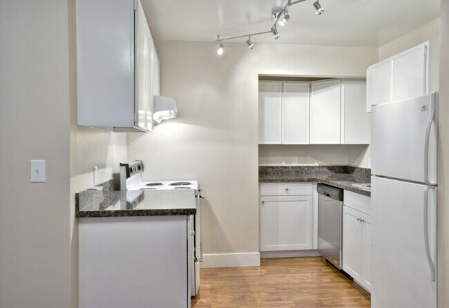 15536 27th Ave NE in Shoreline, WA - Building Photo - Building Photo
