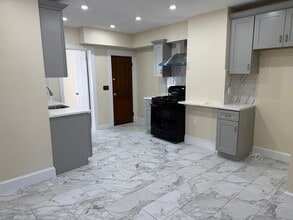 196 W Squantum St in Quincy, MA - Building Photo - Building Photo