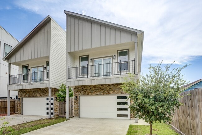 7117 Tierwester St in Houston, TX - Building Photo - Building Photo