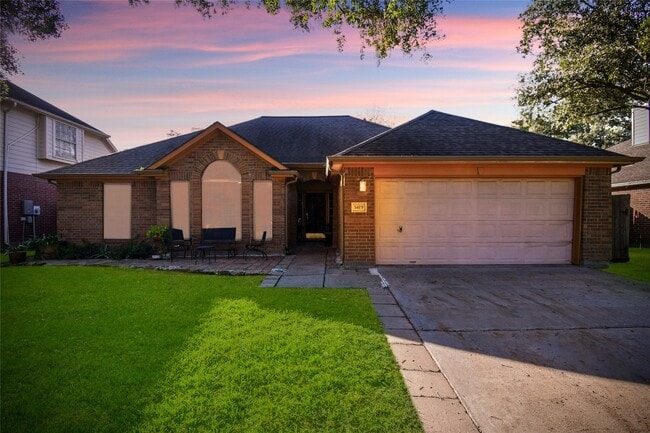 1419 Hudgens Ave
