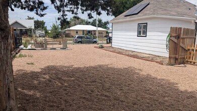 464 2nd Ave in Deer Trail, CO - Foto de edificio - Building Photo