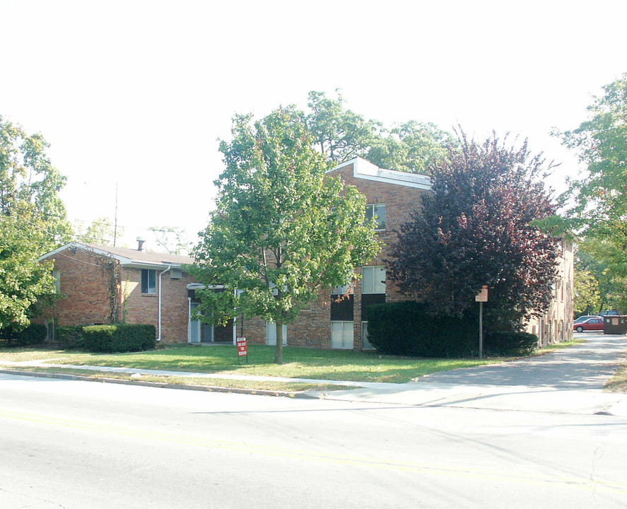 2345 W North Bend Rd in Cincinnati, OH - Building Photo