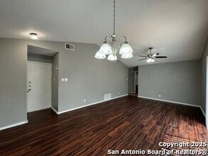 8932 Hambledon Dr in San Antonio, TX - Building Photo - Building Photo