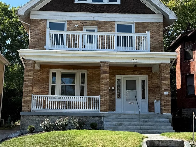 2025 Burnet Ave, Unit 2