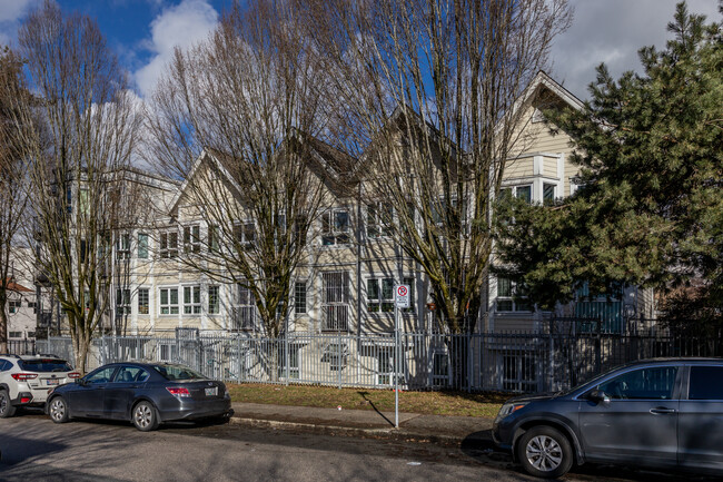 Chinese United Church Lodge in Vancouver, BC - Building Photo - Building Photo