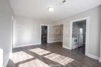 5045 E 10th St in Indianapolis, IN - Building Photo - Building Photo