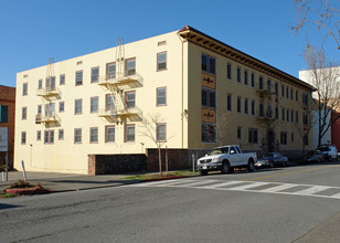 El Rey Apartments in San Rafael, CA - Building Photo - Building Photo