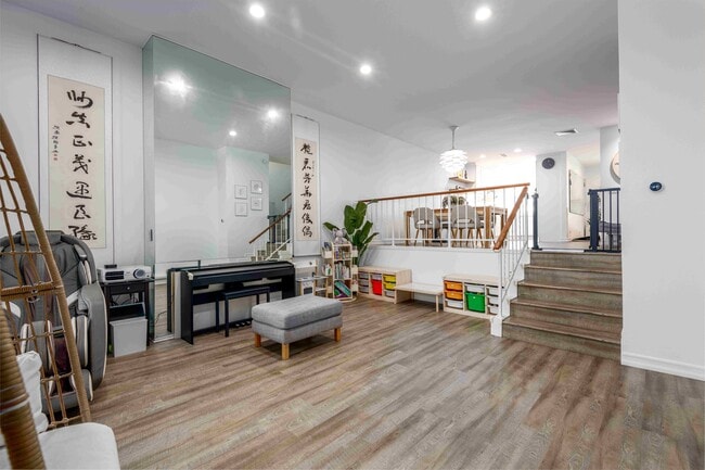 5848 Canterbury Dr in Culver City, CA - Building Photo - Building Photo