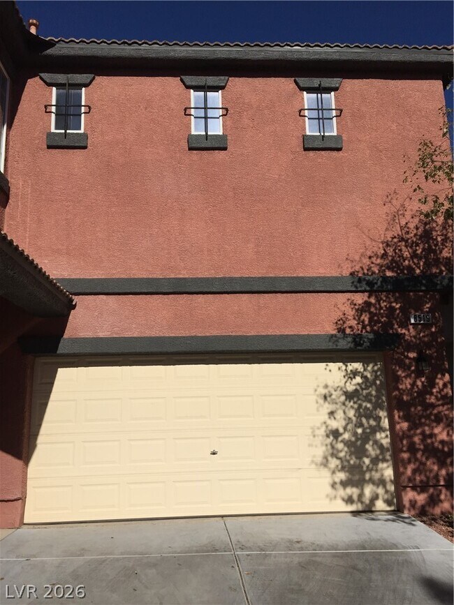 8519 Peaceful Dreams St in Las Vegas, NV - Building Photo - Building Photo