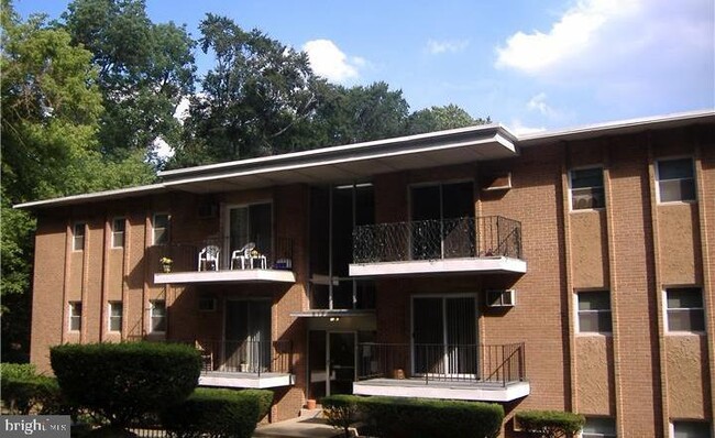302 River Rd