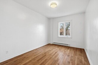 3235 Appleton Av in Montréal, QC - Building Photo - Building Photo