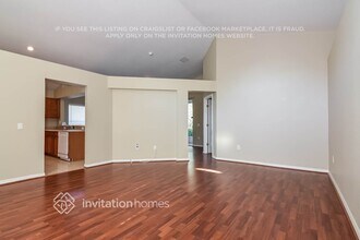 12513 Lake Vista Dr in Gibsonton, FL - Building Photo - Building Photo