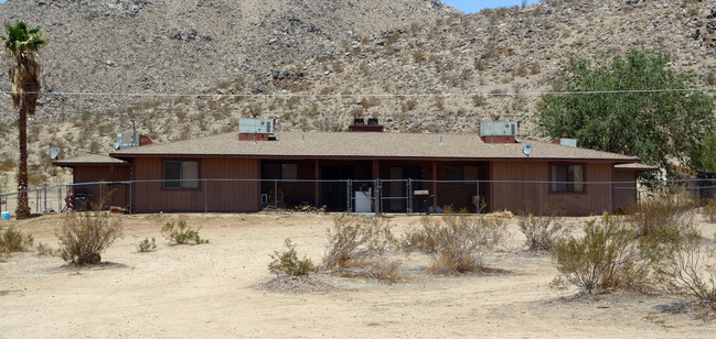 15975 Rancherias Rd in Apple Valley, CA - Building Photo - Building Photo