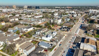 2009 N Durham Dr in Houston, TX - Foto de edificio - Building Photo