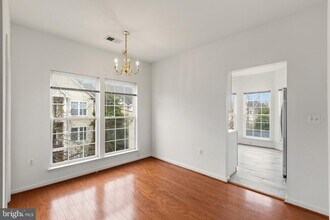 4131 Fountainside Ln in Fairfax, VA - Building Photo - Building Photo