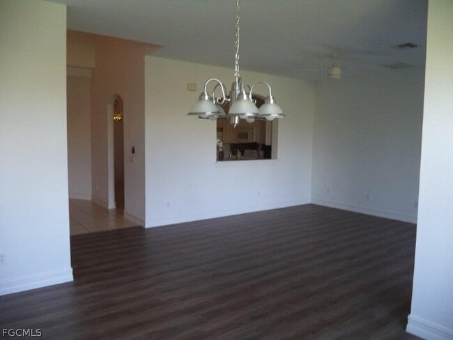 9058 Water Tupelo Rd in Ft. Myers, FL - Foto de edificio - Building Photo