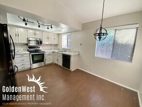 6515 W Poinsettia Dr in Glendale, AZ - Building Photo - Building Photo