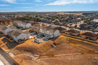 314-320 Untermaier St in New Braunfels, TX - Building Photo - Building Photo