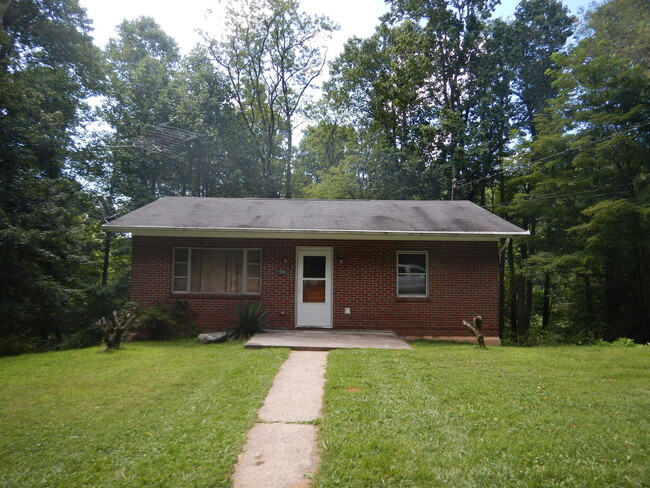 property at 1951 Howard's Creek Rd