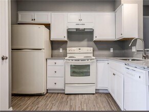 8410 Riverstone Dr-Unit -C in Austin, TX - Building Photo - Building Photo