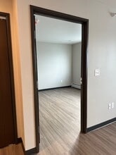 15 19th Ave SW, Unit Broadway Circle Unit 101 in Minot, ND - Foto de edificio - Building Photo