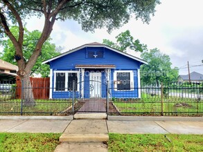 933 Lamar St in San Antonio, TX - Building Photo - Building Photo