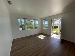 304 Whaley St, Unit 304 Whaley St in Oceanside, CA - Foto de edificio - Building Photo