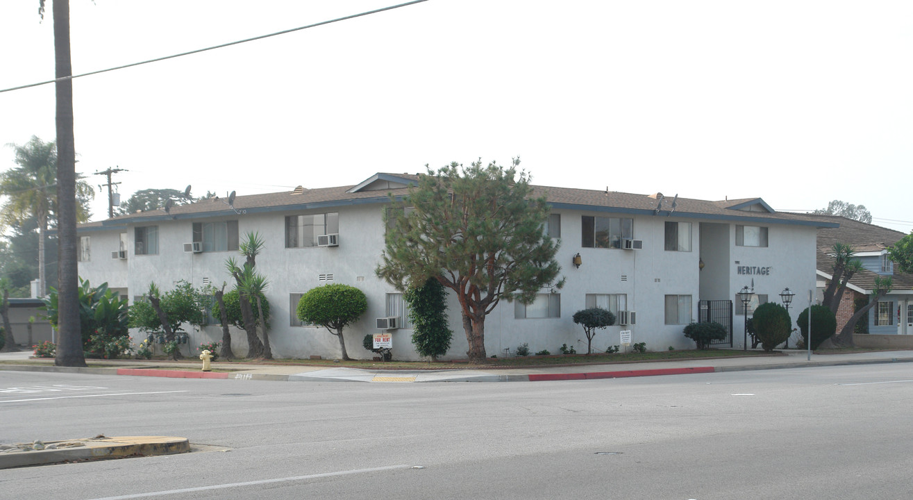 270 E Badillo St in Covina, CA - Building Photo