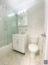 East 82nd Street in New York, NY - Building Photo - Building Photo