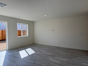 8161 Whippersnapper Wy in Roseville, CA - Building Photo - Building Photo