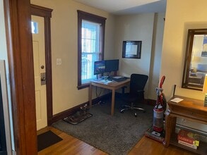 144 Nonantum St, Unit 1 in Boston, MA - Foto de edificio - Building Photo