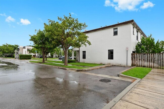 20814 NE 5th Ct in Miami, FL - Building Photo - Building Photo