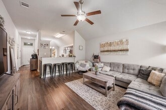 3700 Mckenzie St in Bryan, TX - Building Photo - Building Photo