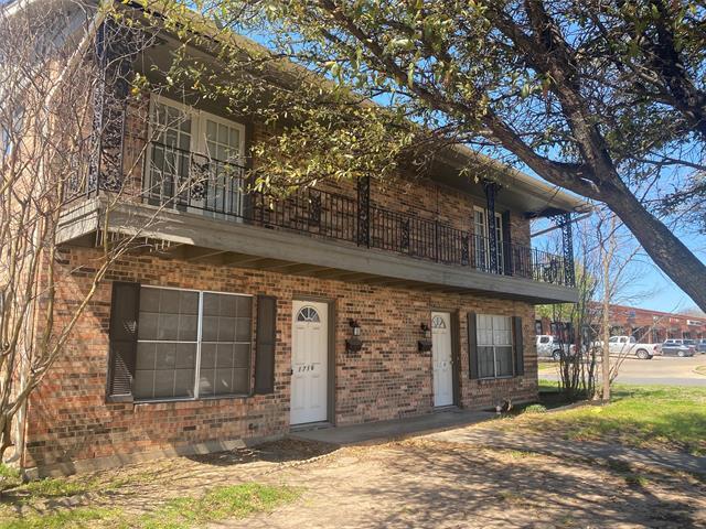 1716 N Travis St in Sherman, TX - Building Photo - Building Photo