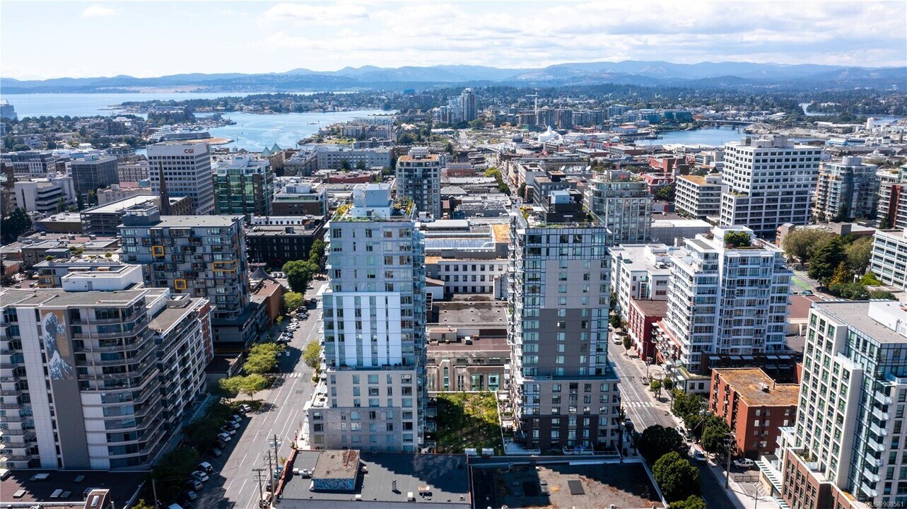 848 Yates St in Victoria, BC - Building Photo