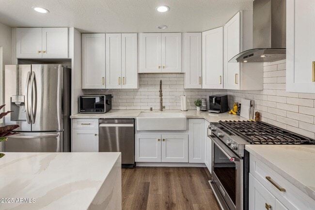 property at 8022 E Columbus Ave