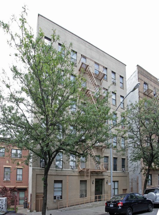 393-395 S 3rd St in Brooklyn, NY - Building Photo