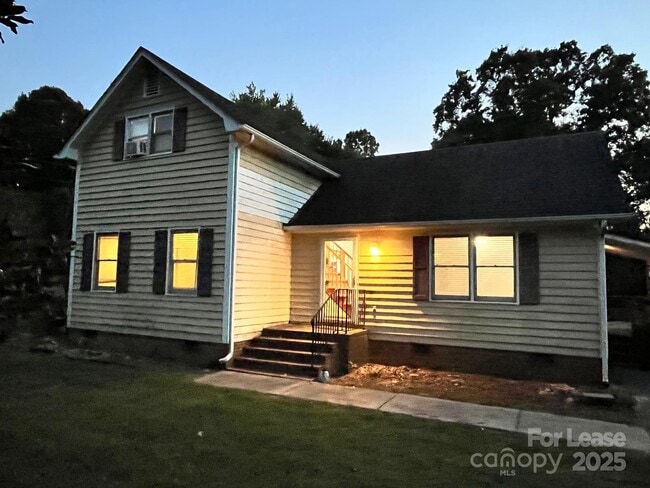 2004 Waxhaw-Marvin Rd in Waxhaw, NC - Building Photo - Building Photo