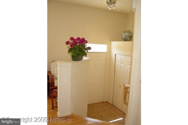 14608 Stream Pond Dr in Centreville, VA - Building Photo - Building Photo