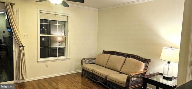 property at 103 Piccadilly Ln