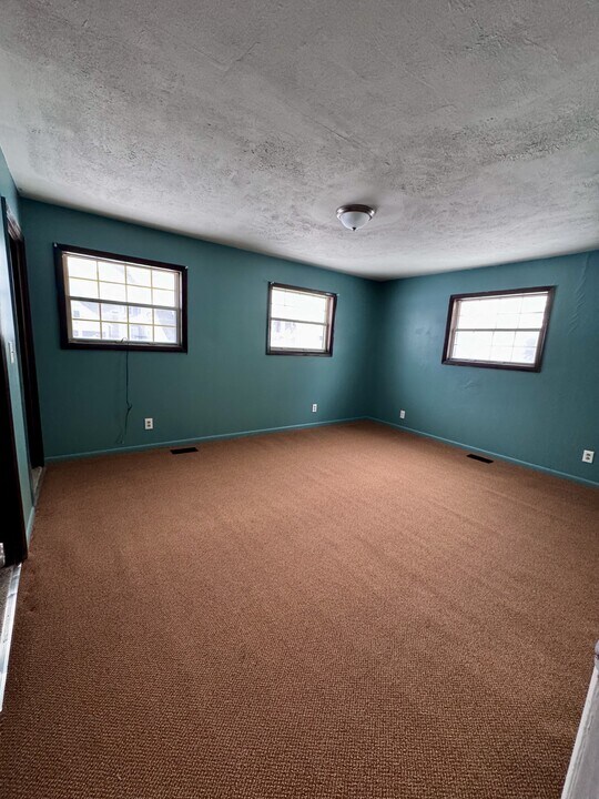 918 Eureka St in Lansing, MI - Building Photo