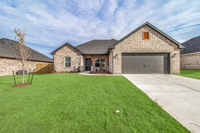2819 Orchid Dr