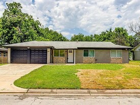 7825 Standley St in North Richland Hills, TX - Building Photo