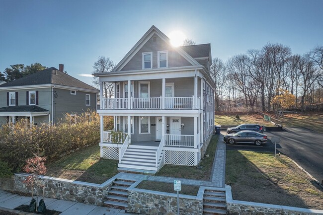 220 Loring Ave in Salem, MA - Building Photo - Building Photo