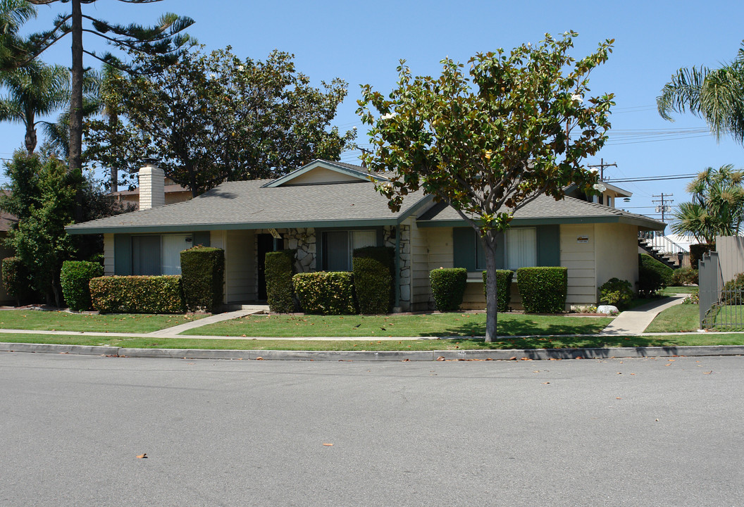 16161 Ganges Ln in Huntington Beach, CA - Building Photo