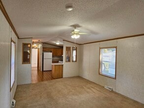20 Kris Ann Dr in New Hartford, NY - Building Photo - Building Photo