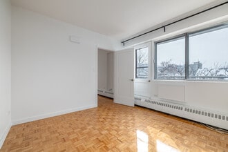 Milton Parc in Montréal, QC - Foto de edificio - Interior Photo