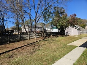 104 Spring Hill Dr in Rainbow City, AL - Building Photo - Building Photo