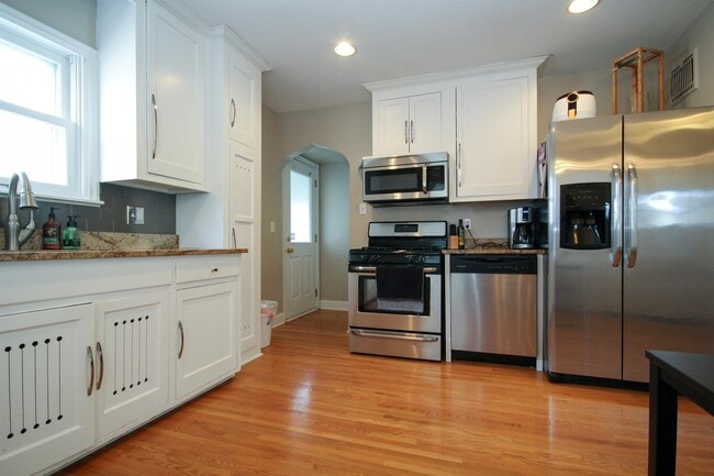 5525 36th Ave S in Minneapolis, MN - Building Photo - Building Photo