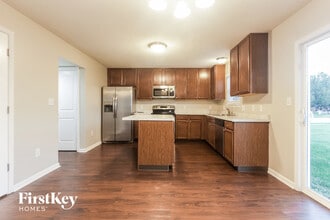 3735 Pursley Ln in Indianapolis, IN - Foto de edificio - Building Photo